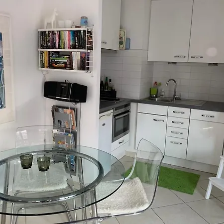 Very Nice For 4 Persons With Terrace In The Port Dantibes *