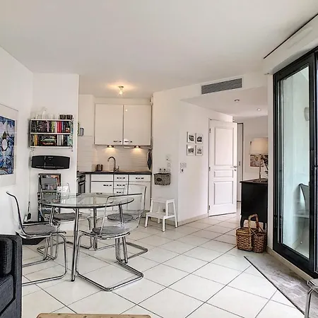 Very Nice For 4 Persons With Terrace In The Port Dantibes * Antibes
