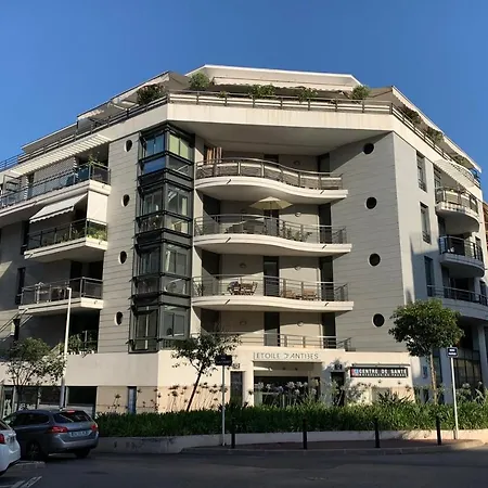 Very Nice For 4 Persons With Terrace In The Port Dantibes Apartman *