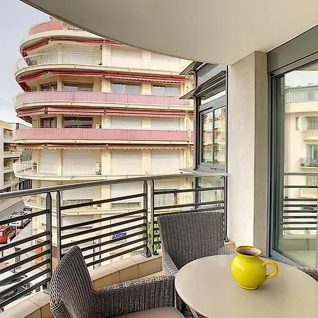 Very Nice For 4 Persons With Terrace In The Port Dantibes Apartman *