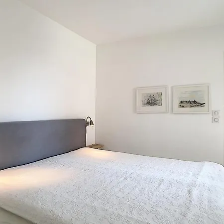 Very Nice For 4 Persons With Terrace In The Port Dantibes Antibes